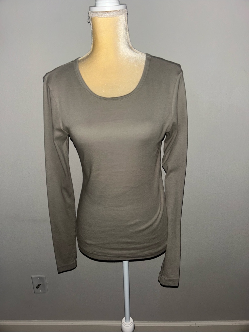 NEW Hard Tail Women's Long Sleeve Scoop Neck Top - Taupe Sz L